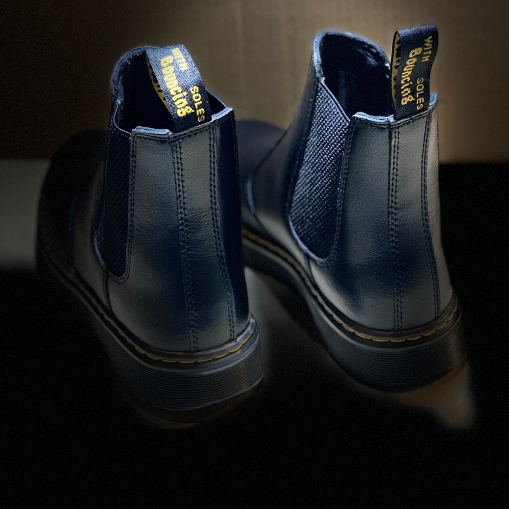 NEW w/o box Dr. Martens black leather ankle boot - Picture 2 of 13